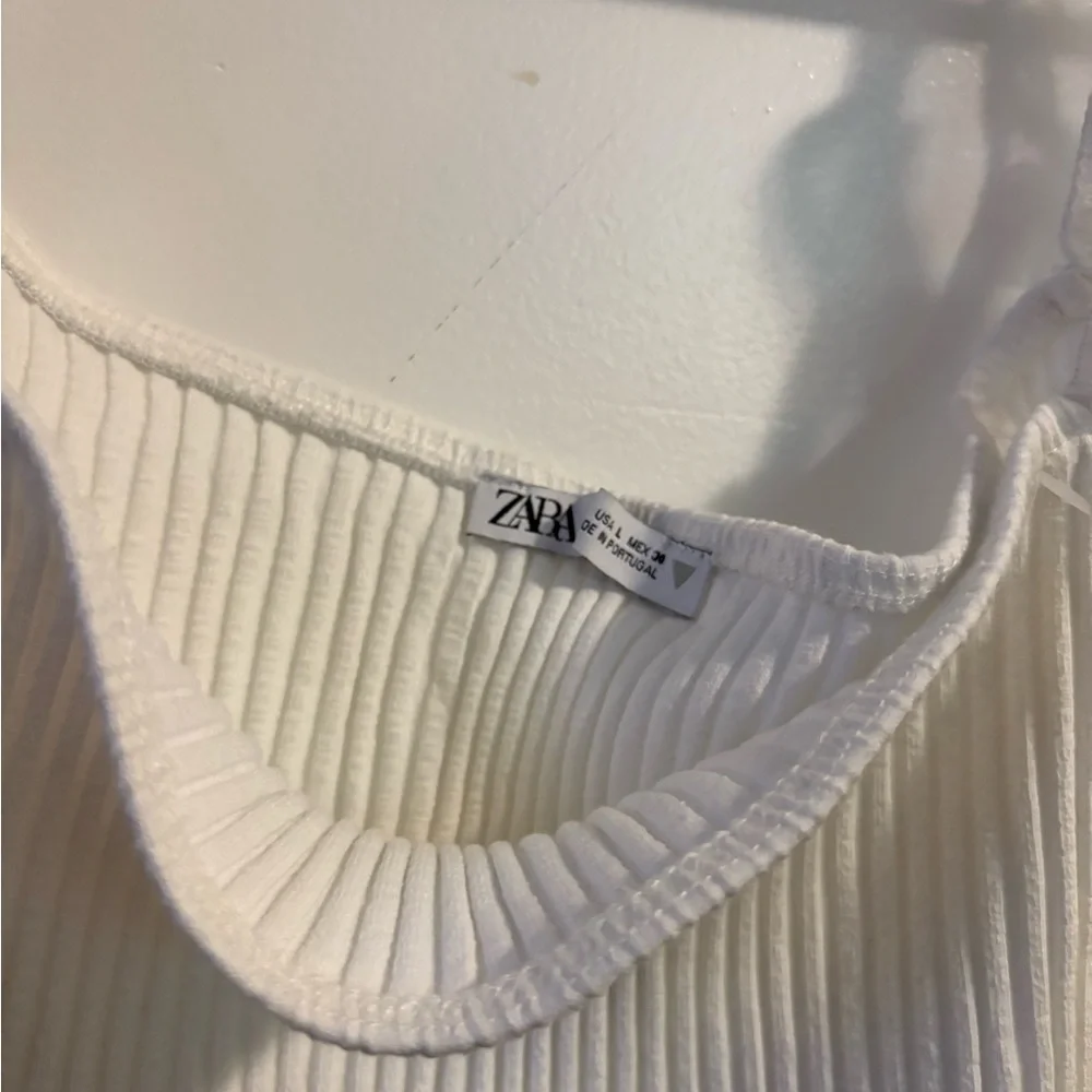 Zara White Puff Sleeve Cropped Blouse